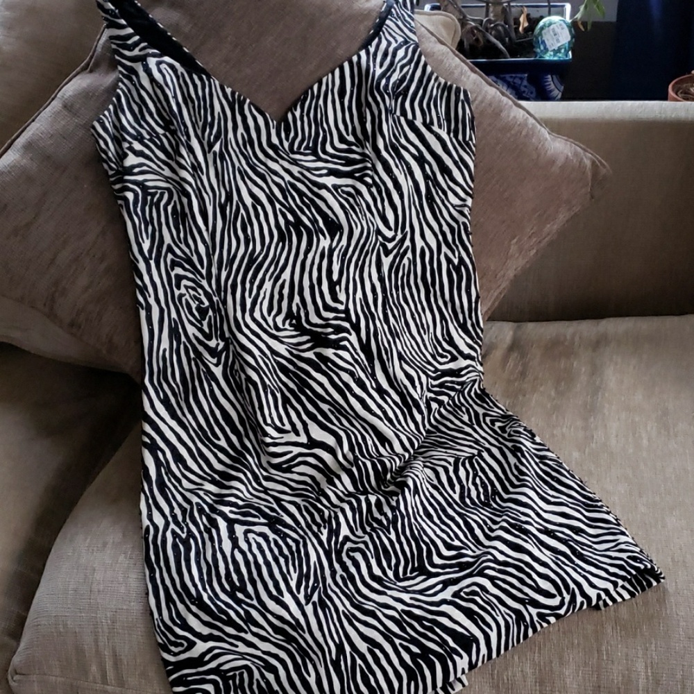 GILAR EVENING DRESS - Picture 2 of 7